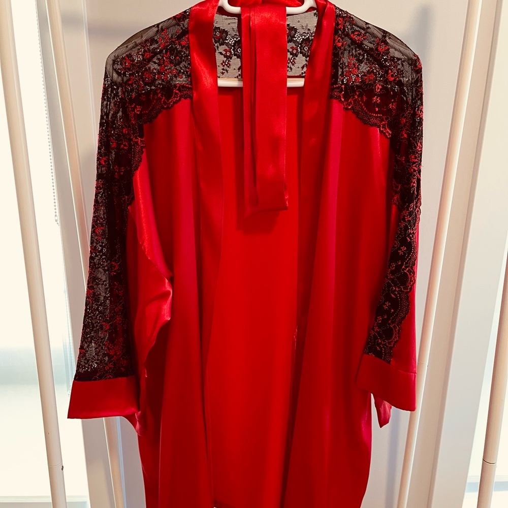 In Bloom by Jonquil Red Satin & Lace Robe – Size M/L – 33” Length